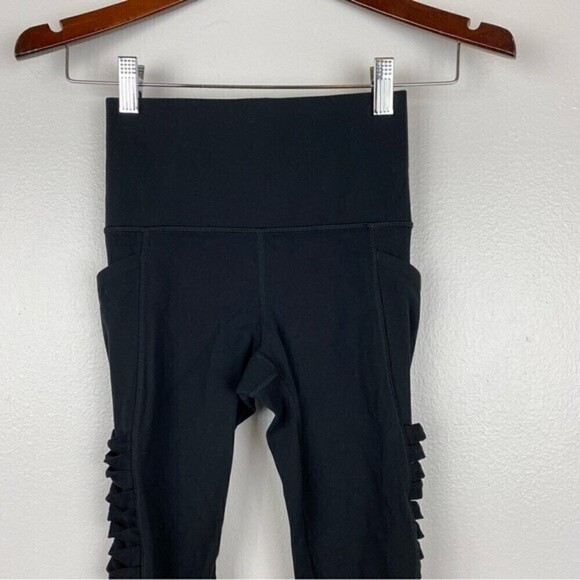 Athleta Salutation Stash Pocket Twist 7/8 Leggings Black Size XXS - Picture 4 of 9